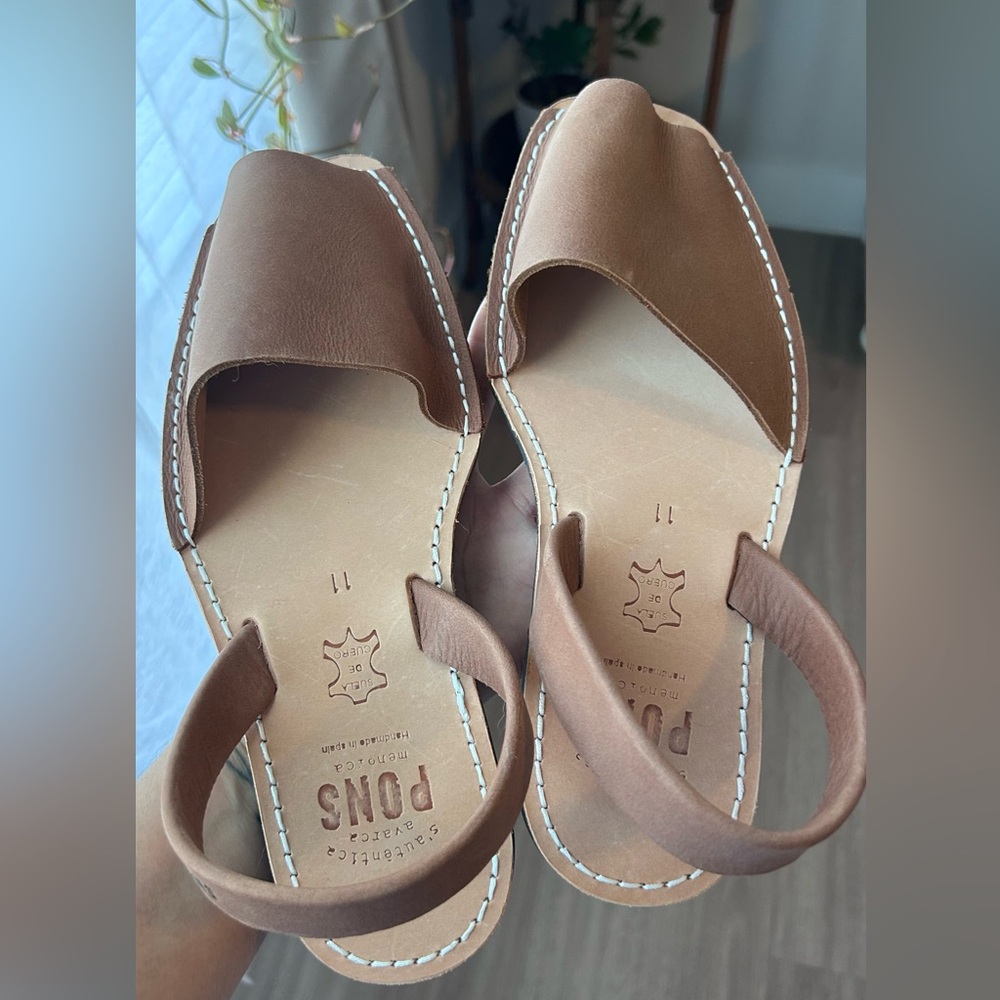 PONS Leather Flat - Size 11